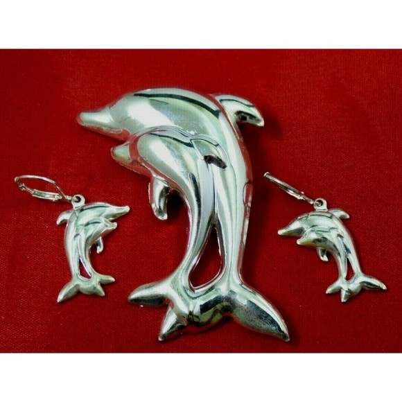 Dolphin Pendant Brooch Jewelry Set Pierced Earrings Silver Tone Vintage Shiny! - Picture 2 of 12
